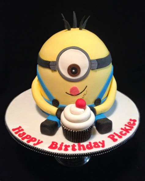 Minion Cake