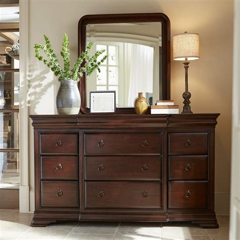 Pennsylvania House Reprise 9 Drawer Dresser with Optional Mirror ...