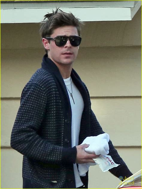 Zac Efron: First Pics Since Jaw Injury | Photo 622960 - Photo Gallery ...