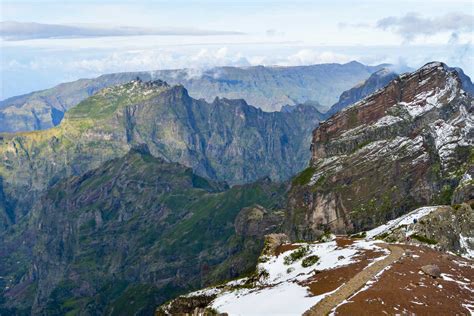 Portugal, Madeira, mountains in Madeira Natural Park - RJF00685 - Roy Jankowski/Westend61