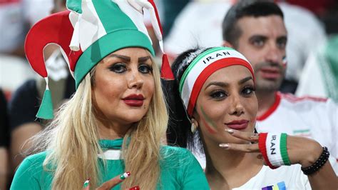 Iran: Fifa called on to ban country from World Cup over women's rights - BBC News