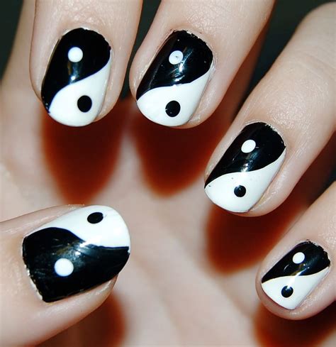 Yin yang nail art! | Yin yang nails, Ying yang nails, Nail art