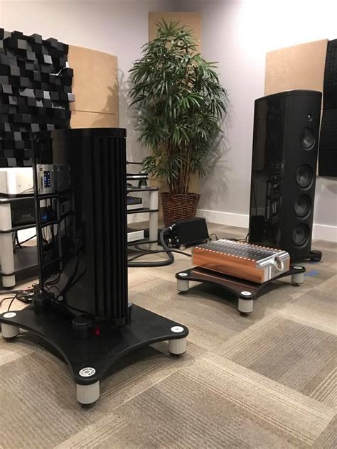 Mono and Stereo High-End Audio Magazine: GRYPHON AUDIO AT SUNCOAST AUDIO