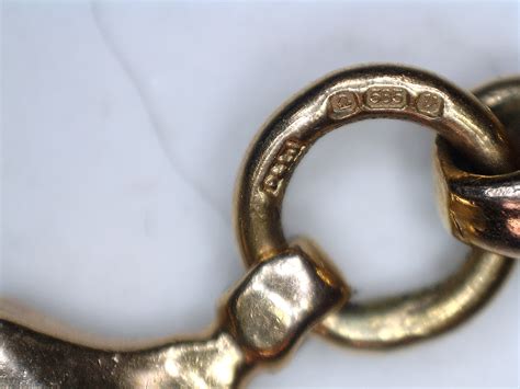 Who help to detect these unknown gold marks on a bracelet? | Collectors Weekly