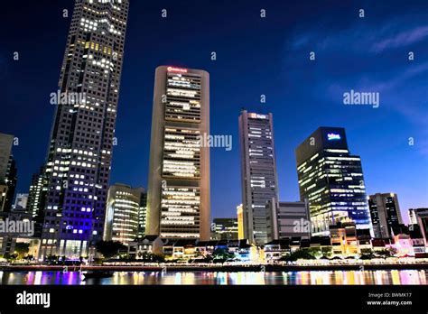 Singapore, Marina Bay, Boat Quay and skyline at night Stock Photo - Alamy