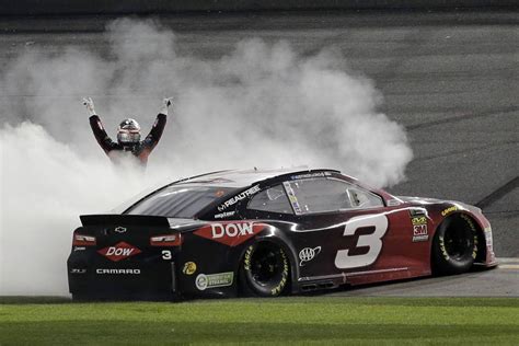 Austin Dillon wins Daytona 500, takes No. 3 back to victory lane | Las Vegas Review-Journal