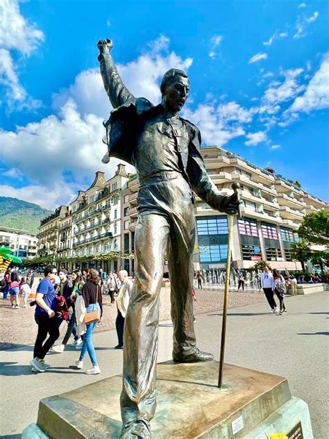 Freddie Mercury Statue Montreux - Tribute to the Queen Front Man - Travel Style Fun