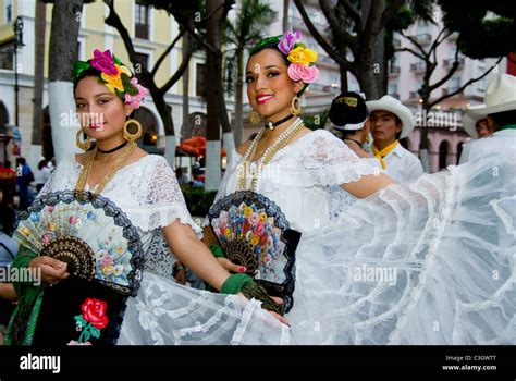 Mexico. Veracruz city. Mexican folk-dance exhibitions. "Son Jarocho ...