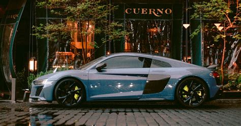 Side View of an Audi R8 · Free Stock Photo