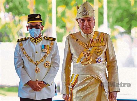 Sultan Nazrin tentukan masa depan kerajaan Perak | Harian Metro