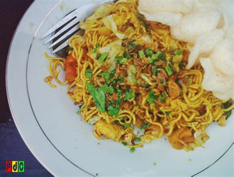 Paul de Chivo: Bakmi Jawa Pak H. Minto