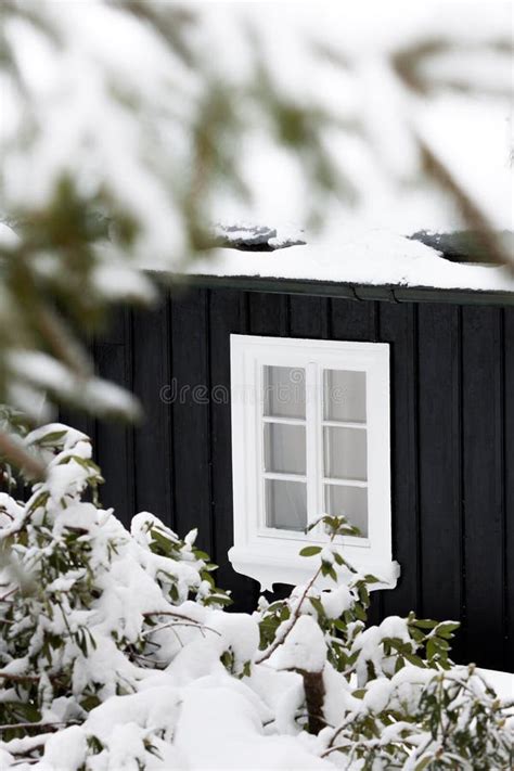 Cottage in winter stock image. Image of mountains, cold - 28257921