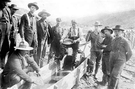 Klondike Gold Rush: Stunning Photos Capture Prospectors Trying to Strike Gold, 1890s - Rare ...