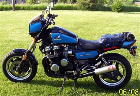 1984 Honda CB700SC Nighthawk S - Moto.ZombDrive.COM