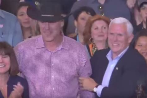 Mike Pence's Wife Danced With Another Man as Mike Pence Watched ...