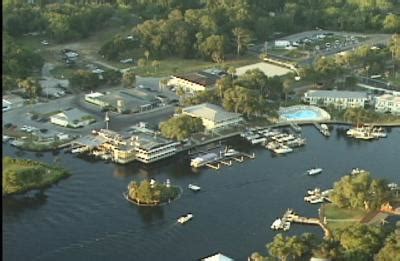 Florida Cracker Riverside Resort in Homosassa | VISIT FLORIDA