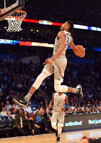 Giannis Antetokounmpo Dunk Top Giannis, giannis dunk HD phone wallpaper ...