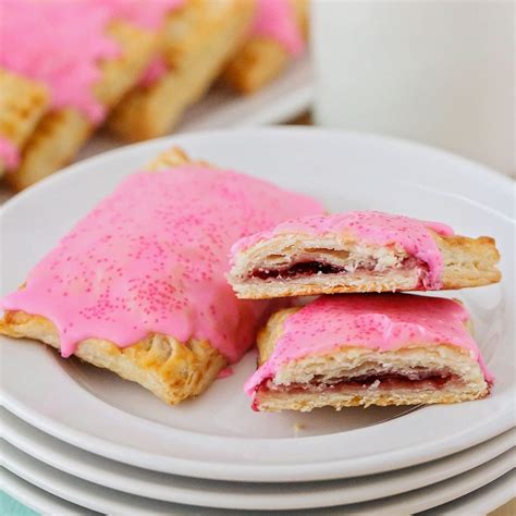 Homemade Pop Tarts {Use Your Favorite Filling!} | Lil' Luna