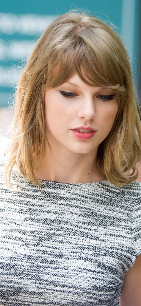 Taylor Swift iPhone 11 Wallpapers Free Download