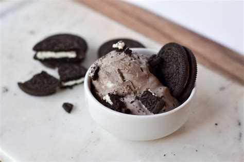 Oreo Sweet Cream Ice Cream | With Two Spoons