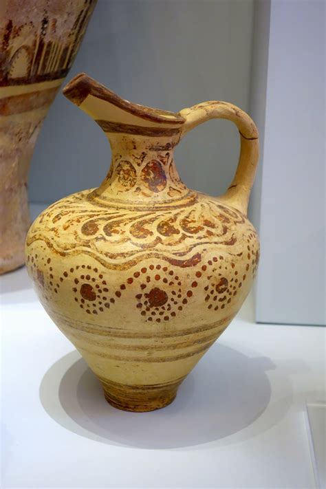 Travels with Saint Lucy: Minoan Pottery