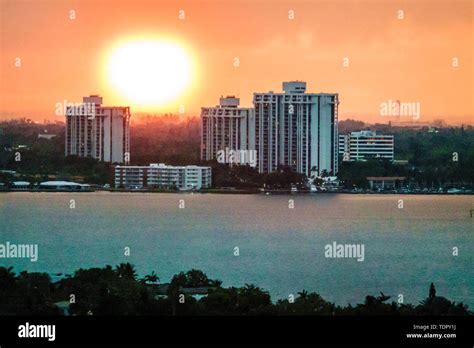 Miami Florida,Biscayne Bay sunset,city skyline,waterfront,residential ...