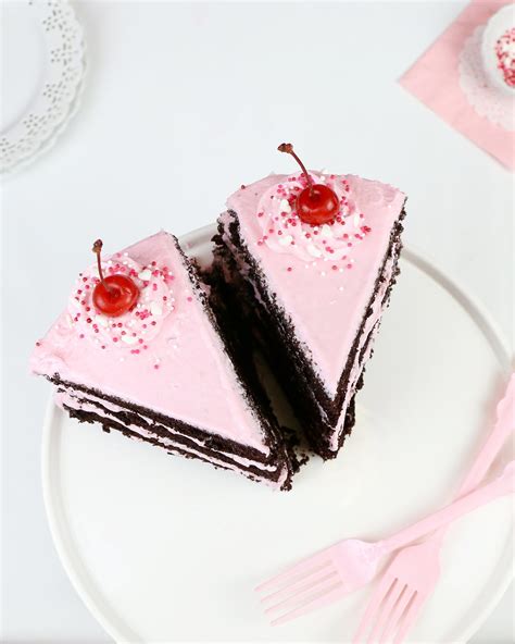 {VIDEO} Small-Batch Chocolate Cake Slices for Two - The Lindsay Ann