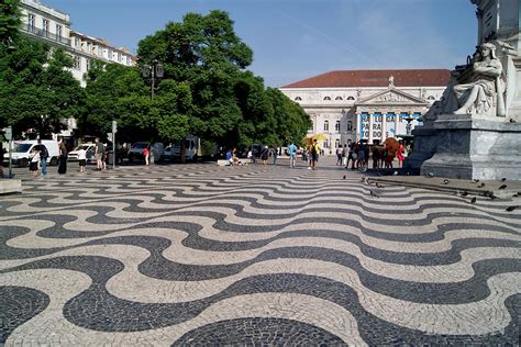 As Origens da Calçada Portuguesa e os seus Primeiros Exemplares | getLISBON