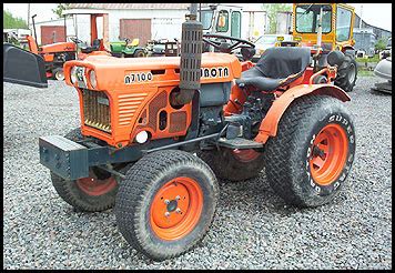 Kubota Service Manual: KUBOTA TRACTOR B5100D B6100 B7100 OPERATORS & MAINTENANCE MANUAL