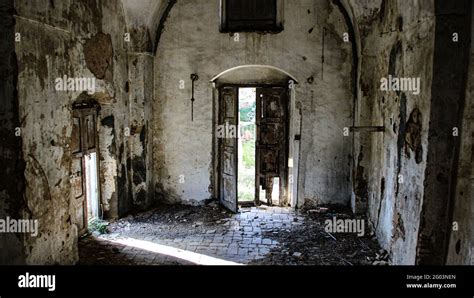 Craco, abandoned village in Basilicata, Italy. ghost city Stock Photo ...