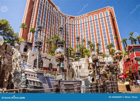 Treasure Island Hotel And Casino Pirate Ship Editorial Stock Image ...