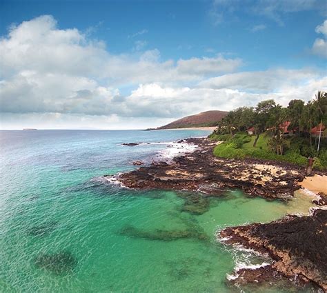 10 Best Aerial Ocean Views over Maui Hawaii - Molokini Crater