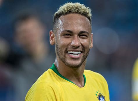 Fußballstar Neymar (27) hat in den letzten Wochen eher abseits des Platzes für Schlagzeilen ...