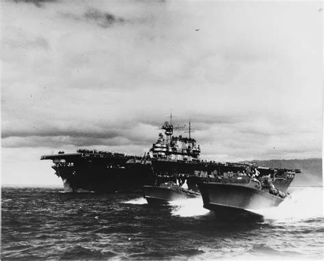 USS Hornet (CV 8) arrives at Pearl Harbor after the Doolittle Raid on ...