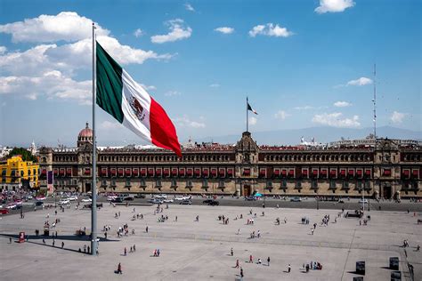 Zócalo in Mexico City - Explore the Heart of the Historic District at This Central Square – Go ...