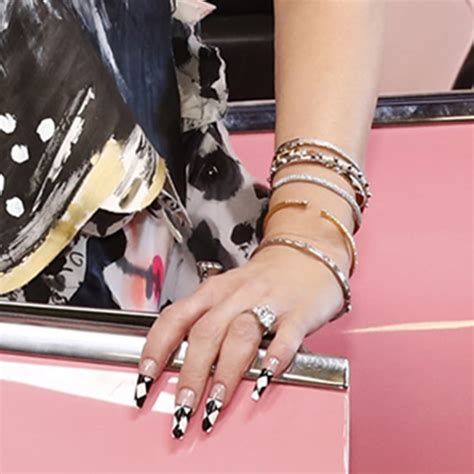 Gwen Stefani wore her engagement ring on 'The Voice'