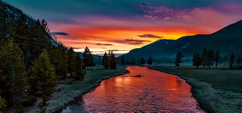 West Entrance Road, W Entrance Rd, Yellowstone National Park, WY, USA Sunrise Sunset Times