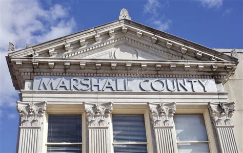 Marshall County Courthouse editorial photo. Image of barnett - 102836226