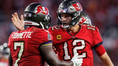 Tampa Bay Buccaneers Announce Final 53-Man Roster, 2022 Tom Brady Julio Jones