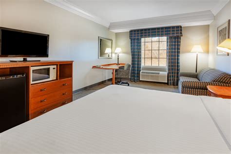 Days Inn by Wyndham Altavista | Altavista, VA Hotels