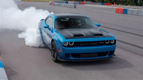 What's New: Kyosho Dodge Challenger SRT Hellcat 1/10, 48% OFF