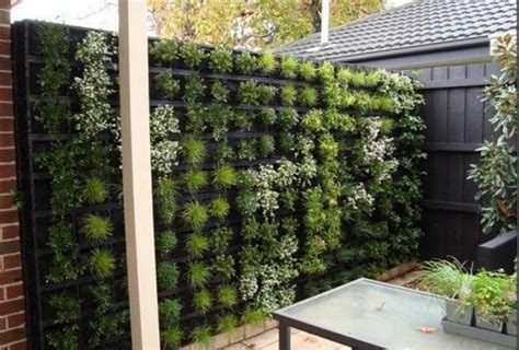 15 Super Unique Fence Planters That’ll Have You Loving Your Privacy Fence Again