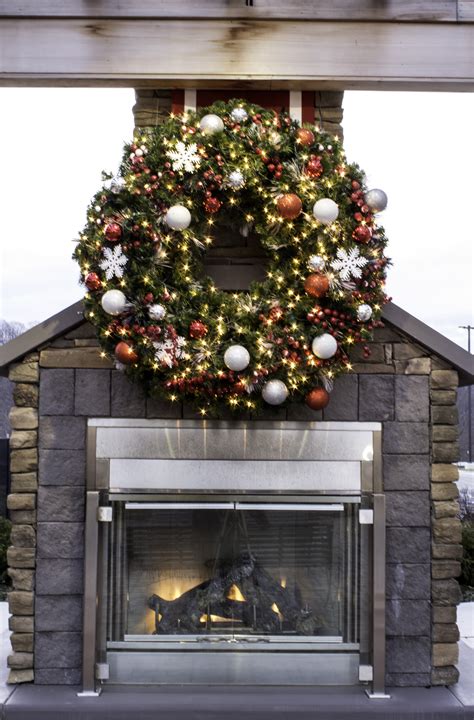 Large Outdoor Commercial Christmas Wreaths