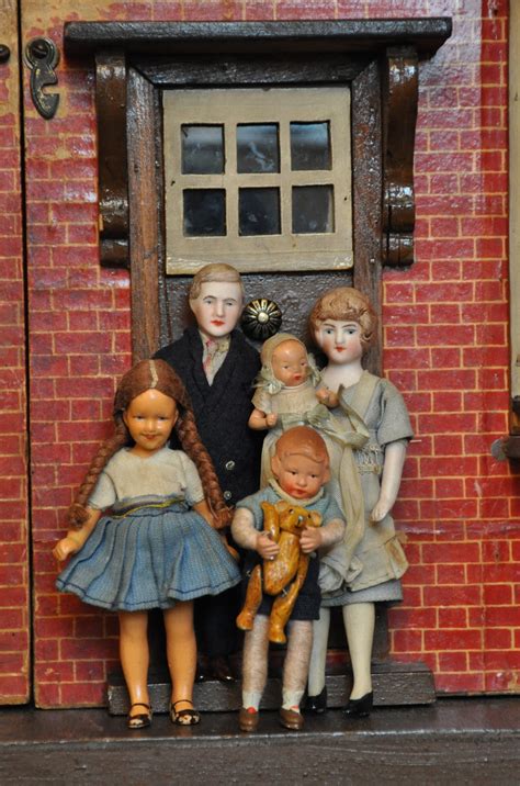 Dollshouse Days: The Barrett Family