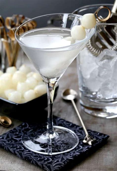 Classic Gibson Martini Recipe | How to Make an Amazing Gin Martini