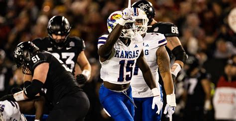 Quick recap: Kansas football defeats Iowa State on the road