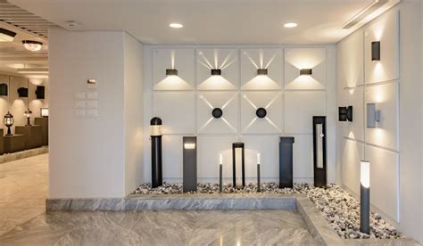 Lighting Showroom Interior design by MHDH | Showroom interior design, Lighting design interior ...