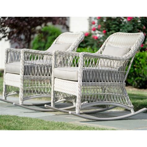 46+ Outdoor White Wicker Patio Furniture Images // Outdoor Furniture