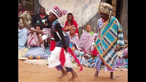 Rain fertility ceremony drums and dance of Venda people (South Africa/Zimbabwe) - YouTube