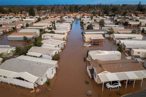 Aerial photos show California's devastating flooding - ABC News